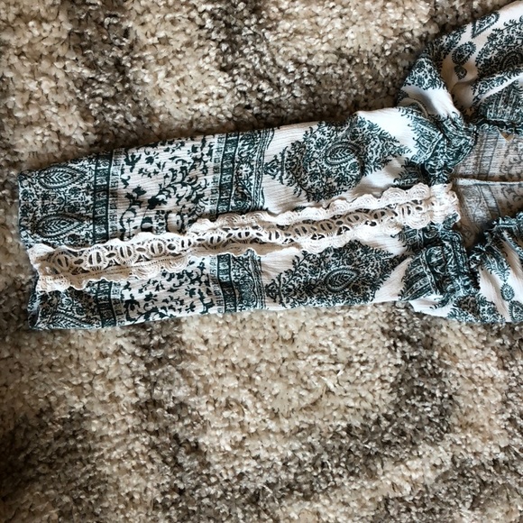 Off the shoulder shirt - Picture 3 of 4